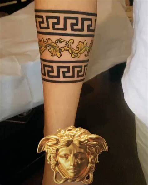 tatuaggio polso segno versace|versace tattoo.